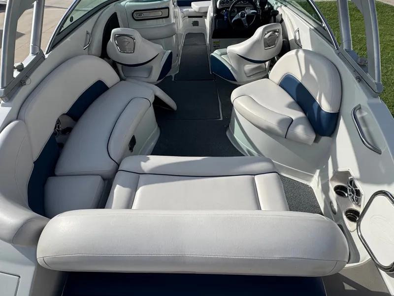 Slide: The Image of Crownline Boats Eclipse E4 2014 - 6
