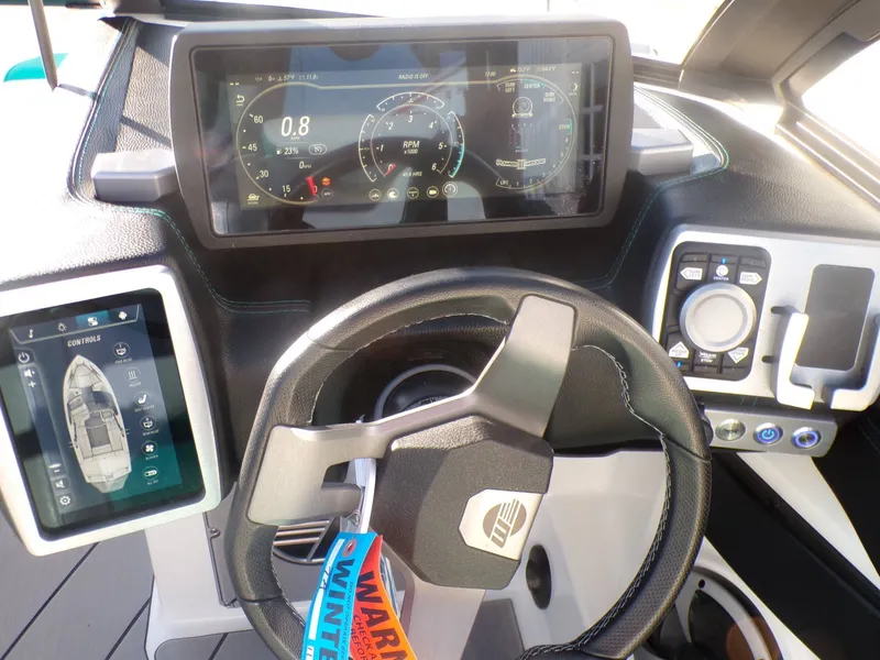 Slide: The Image of Malibu Wakesetter 25LSV 2020 - 10