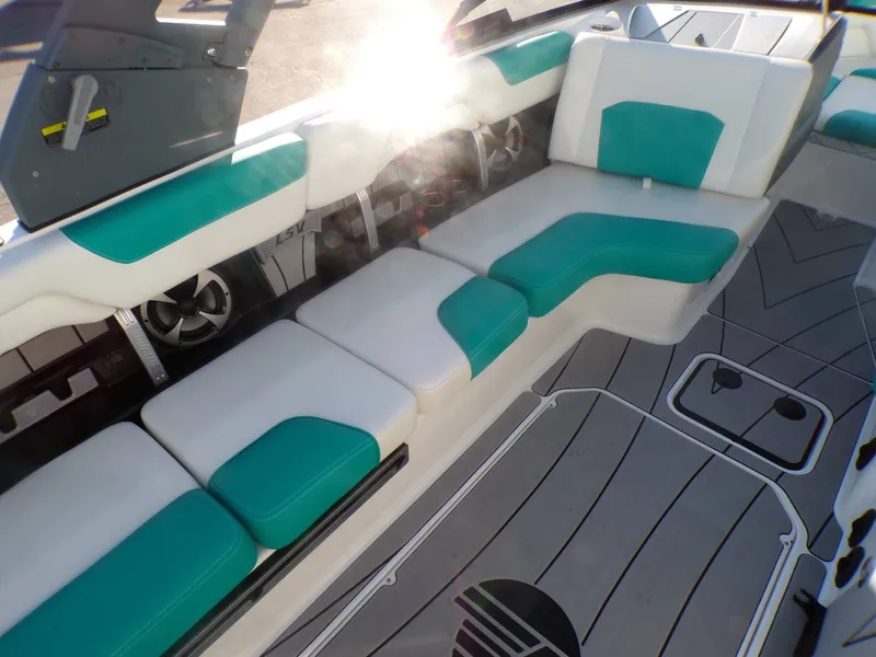 Slide: The Image of Malibu Wakesetter 25LSV 2020 - 13