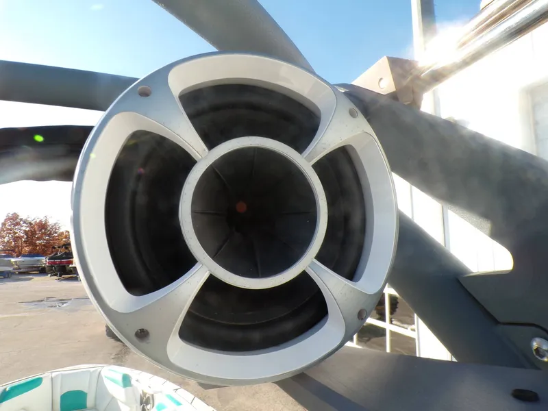 Slide: The Image of Malibu Wakesetter 25LSV 2020 - 18