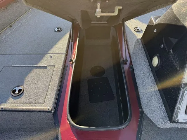 Slide: The Image of Ranger 1682VS 2018 - 8