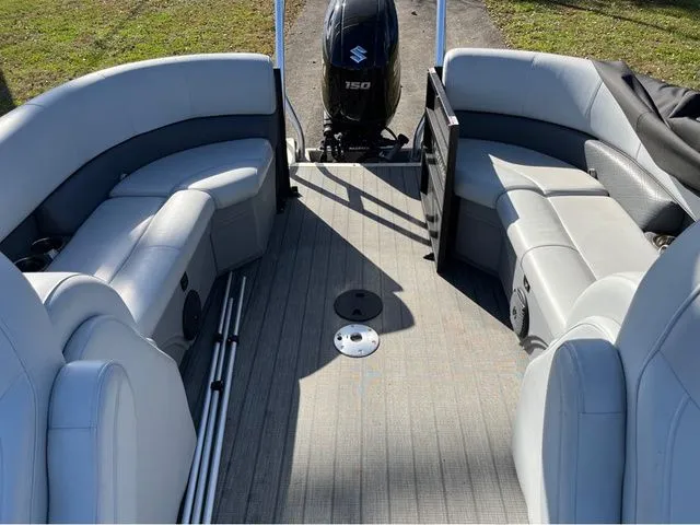 Slide: The Image of Bentley Pontoons 223 NAVIGATOR 2021 - 9