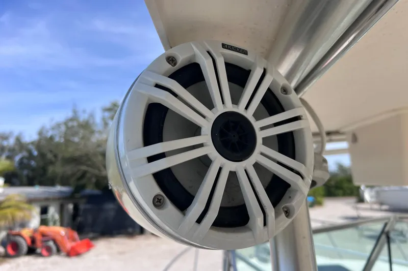 Slide: The Image of Close-up of a Kicker marine speaker on a 2005 Parker 2510 Walkaround boat. - 40