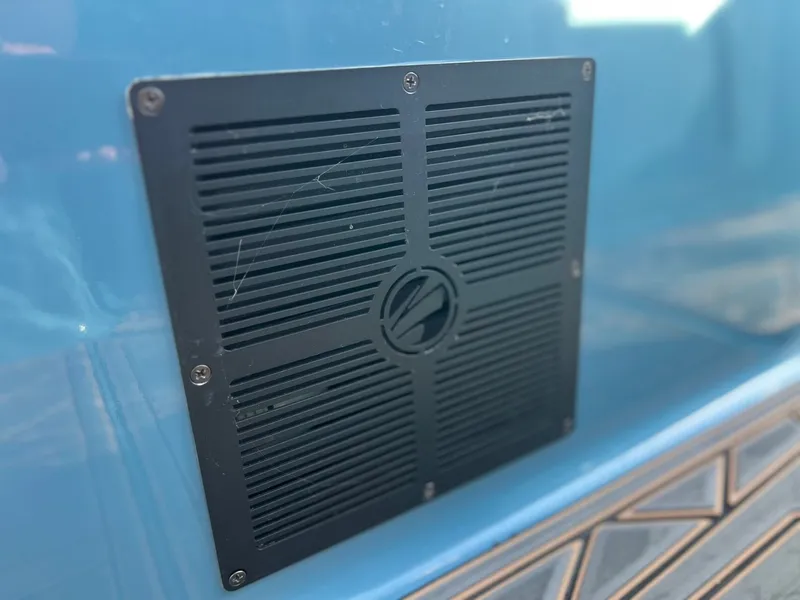 Slide: The Image of Tigé 25ZX 2022 - 13