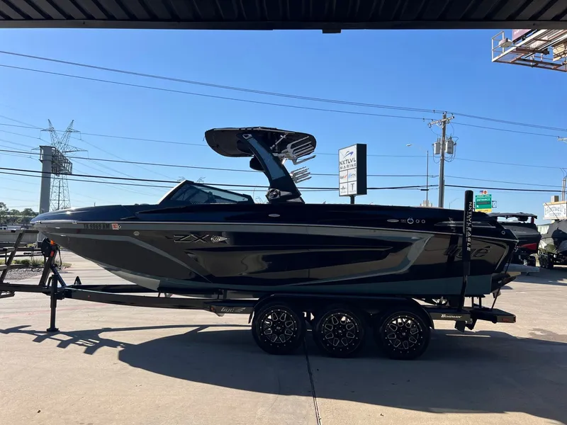 Slide: The Image of Tigé 25ZX 2022 - 14