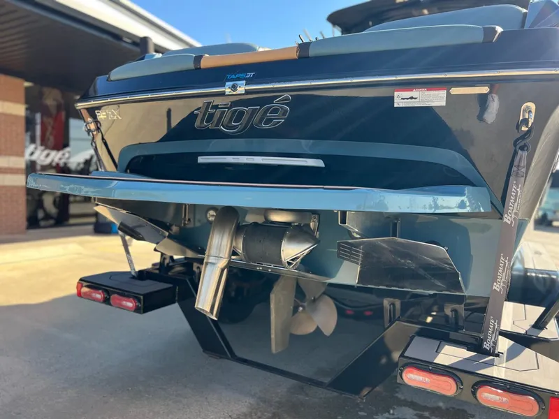 Slide: The Image of Tigé 25ZX 2022 - 4