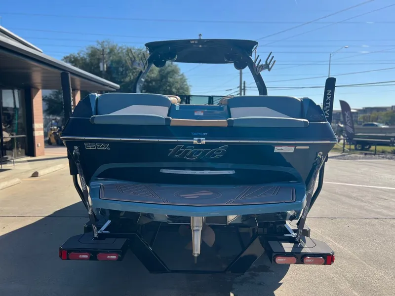 Slide: The Image of Tigé 25ZX 2022 - 5