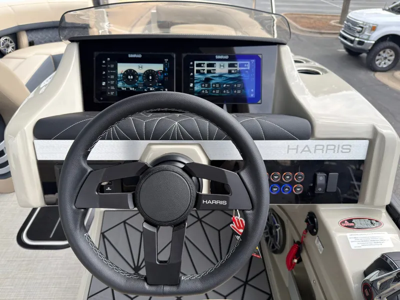 Slide: The Image of Harris Grand Mariner 230 2026 - 22