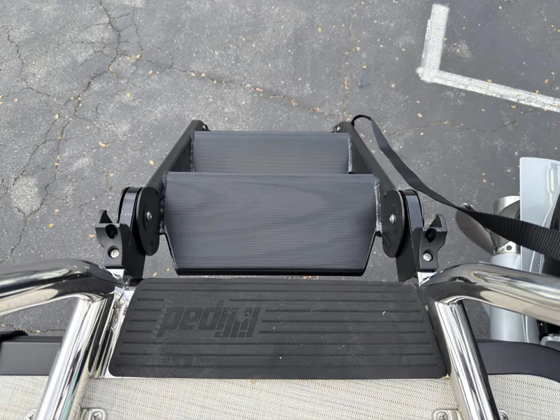 Slide: The Image of Harris Grand Mariner 230 2026 - 37