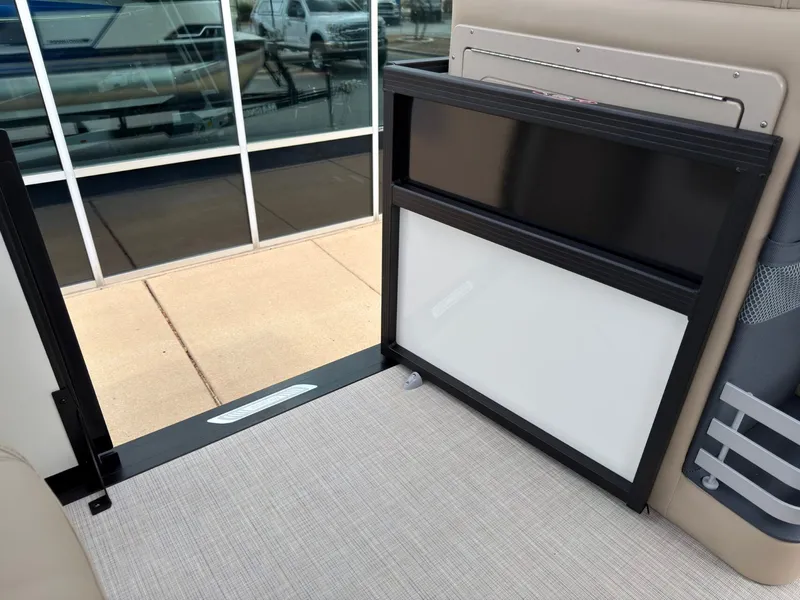 Slide: The Image of Harris Grand Mariner 230 2026 - 38