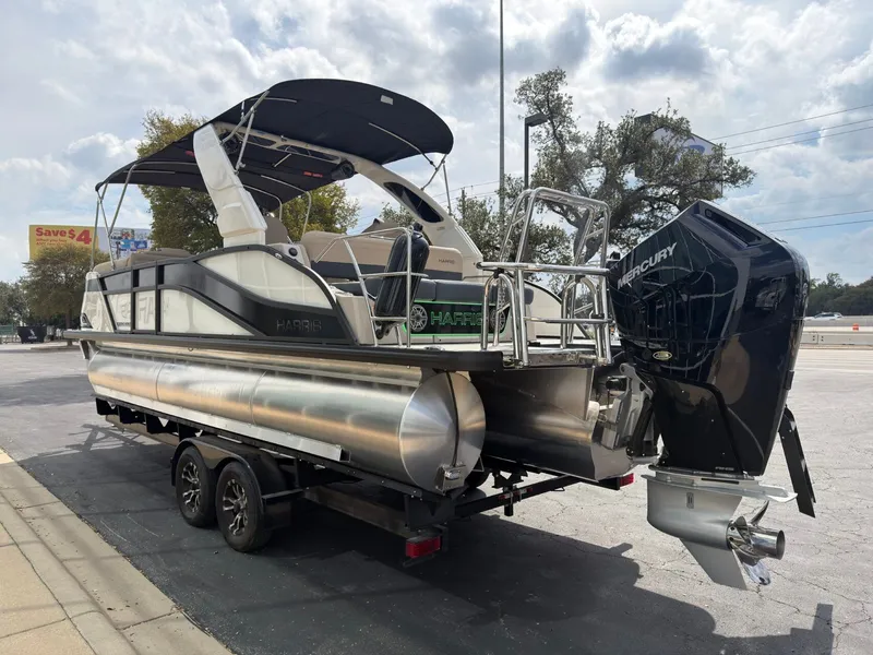 Slide: The Image of Harris Grand Mariner 230 2026 - 6