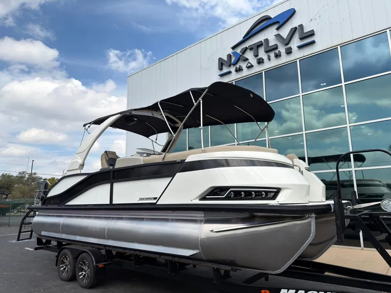 Slide: The Image of Harris Grand Mariner 230 2026 - 9