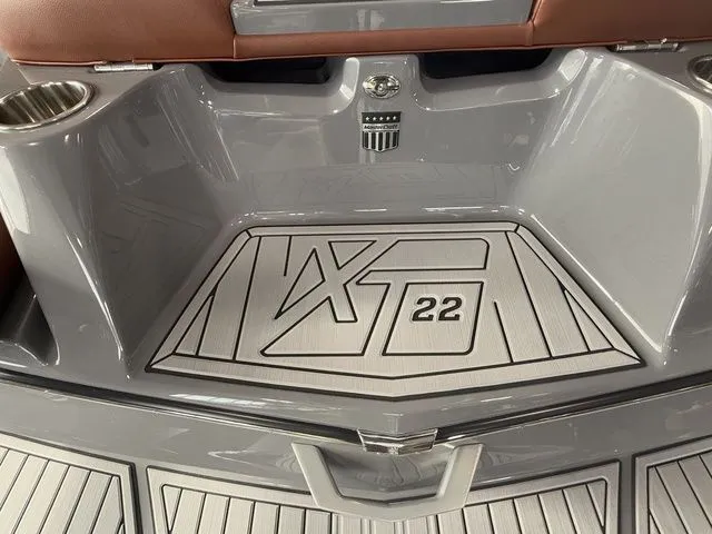 Slide: The Image of MasterCraft XT22 2025 - 12