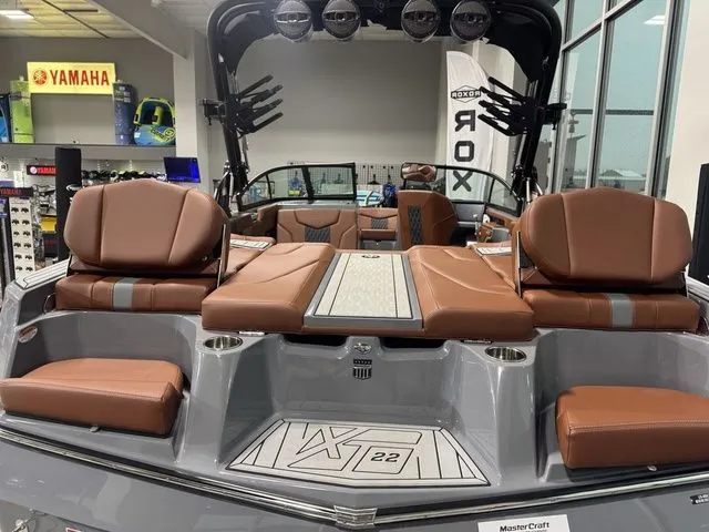 Slide: The Image of MasterCraft XT22 2025 - 28