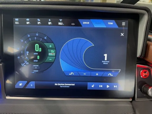 Slide: The Image of MasterCraft XT22 2025 - 33