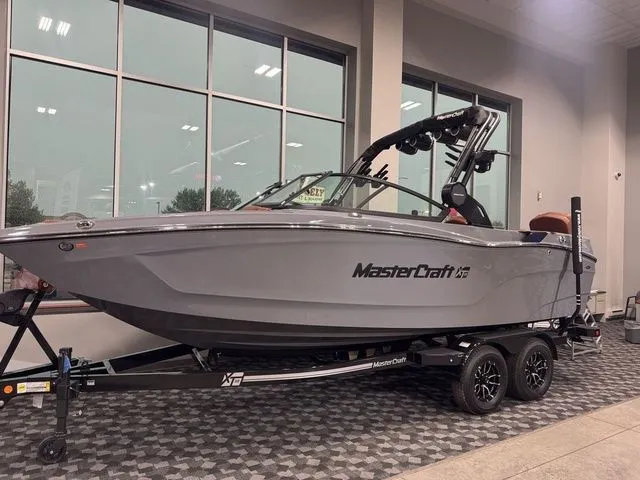 Slide: The Image of MasterCraft XT22 2025 - 37