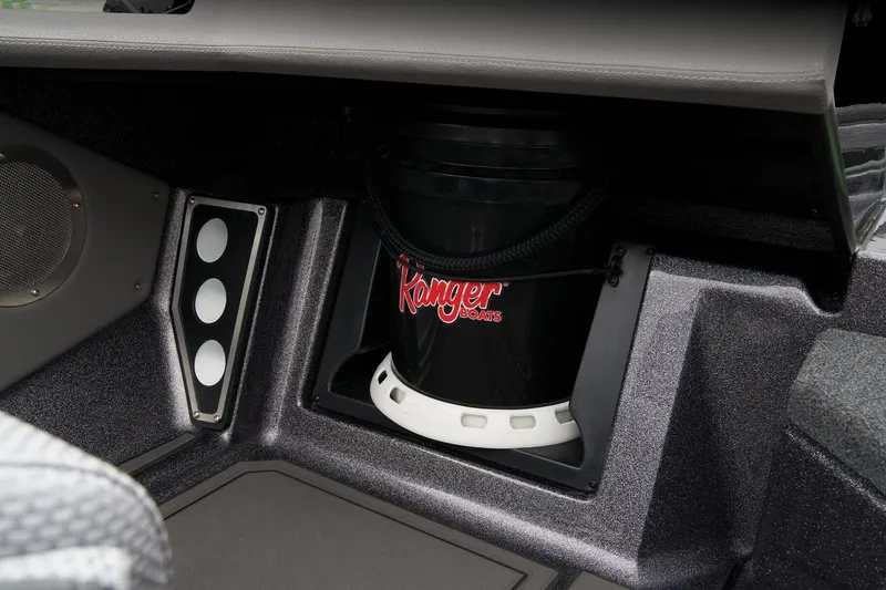 Slide: The Image of Ranger 621FS Pro 2026 - 62