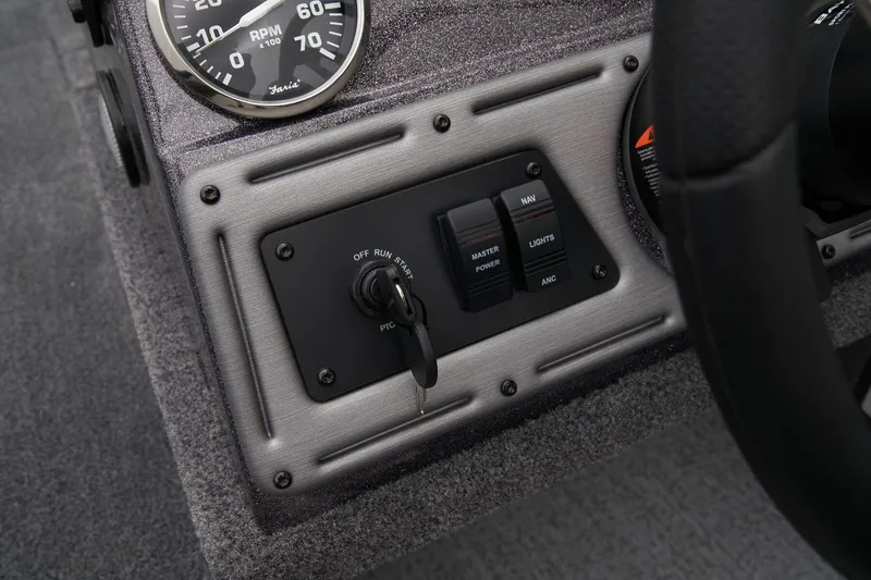 Slide: The Image of Ranger VS1782SC Reata 2026 - 43