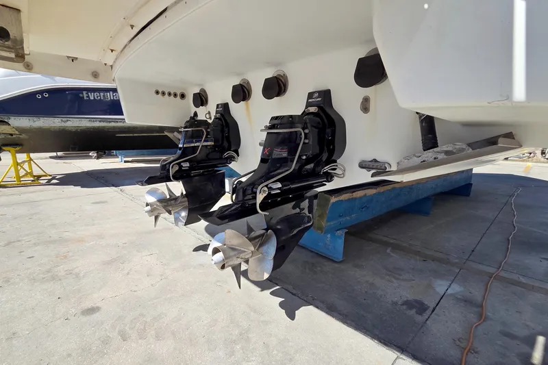 Slide: The Image of 2015 Formula 350 Crossover Bowrider with dual outboard motors on display. - 60