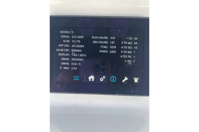 Slide: The Image of Display screen of 2023 Conch 41 Center Console showing technical data and run hours. - 37