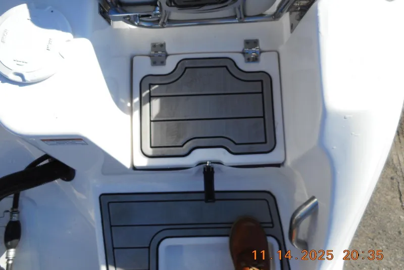 Slide: The Image of Insulated cooler at boarding ladder - 19