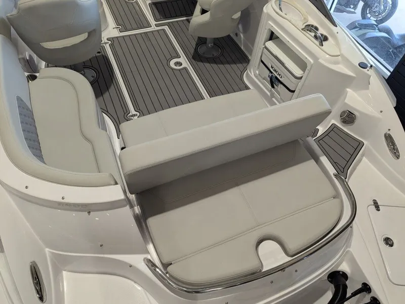 Slide: The Image of Southwind 2400 SPORTDECK 2025 - 17