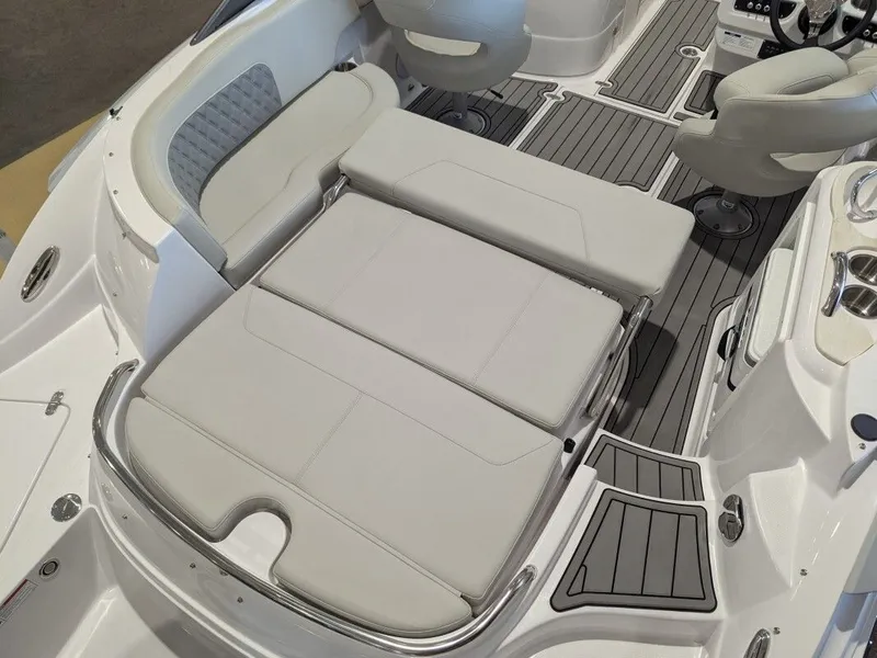 Slide: The Image of Southwind 2400 SPORTDECK 2025 - 18