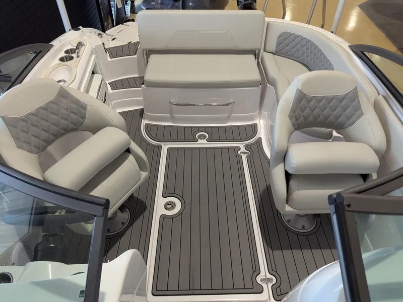 Slide: The Image of Southwind 2400 SPORTDECK 2025 - 21