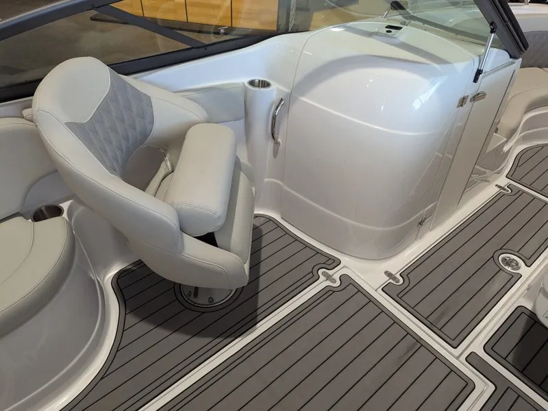 Slide: The Image of Southwind 2400 SPORTDECK 2025 - 22