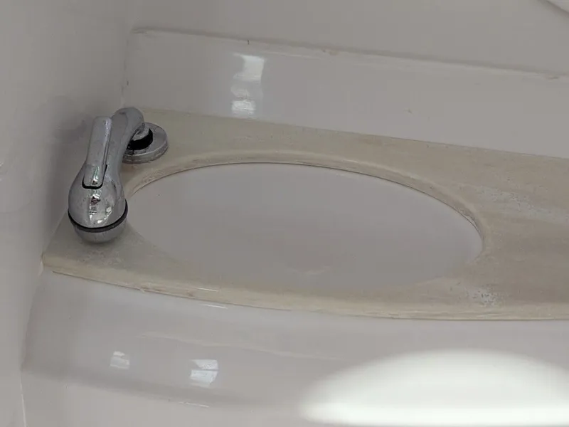 Slide: The Image of Southwind 2400 SPORTDECK 2025 - 25