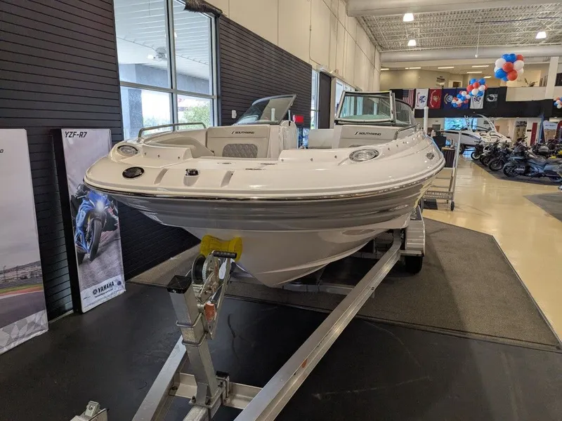 Slide: The Image of Southwind 2400 SPORTDECK 2025 - 3
