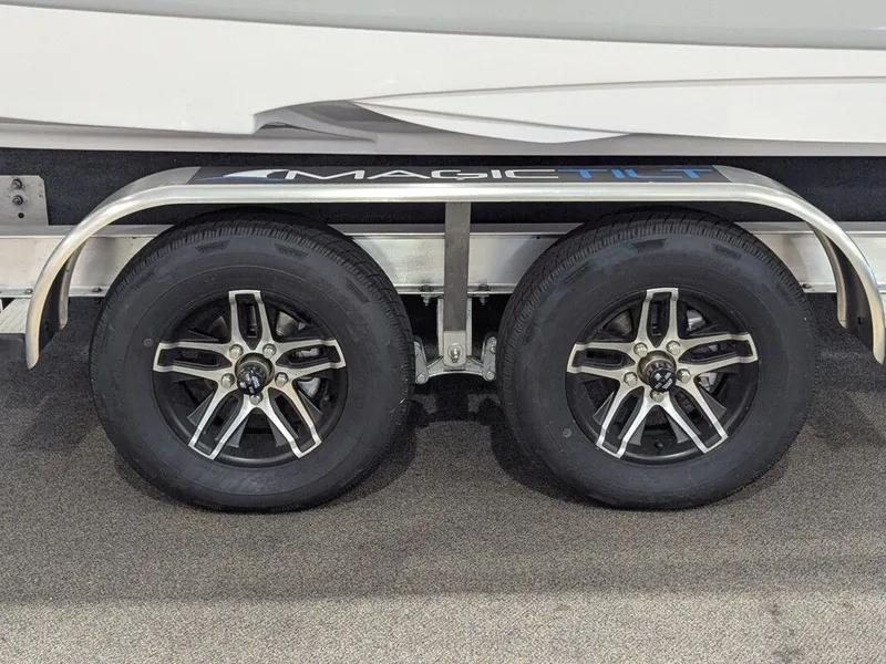 Slide: The Image of Southwind 2400 SPORTDECK 2025 - 7