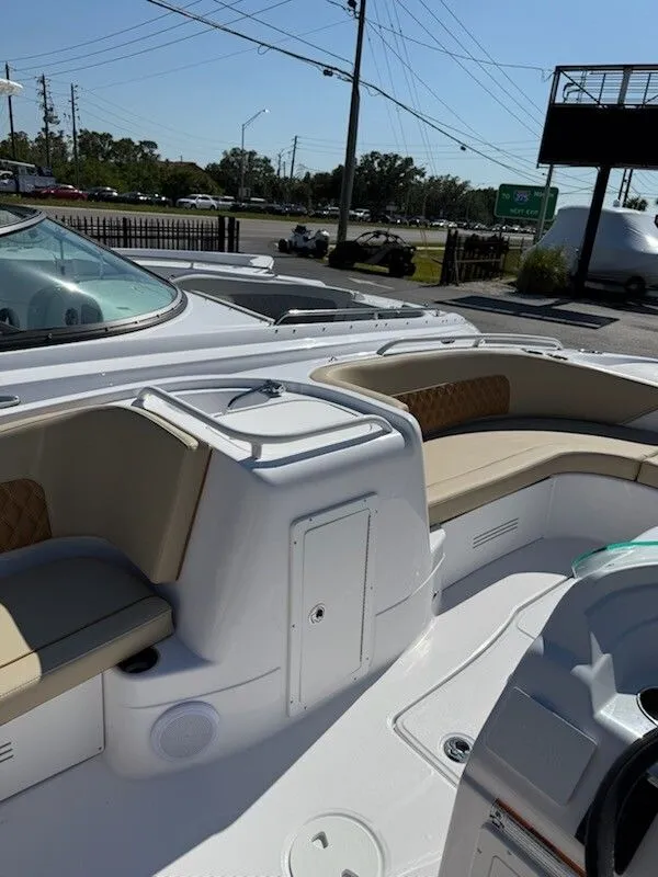 Slide: The Image of Southwind 200 SportDeck 2025 - 4