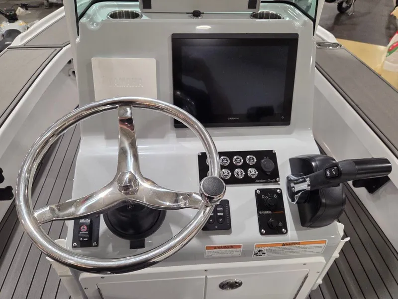 Slide: The Image of Action Craft 17 FLYFISHER 2026 - 10