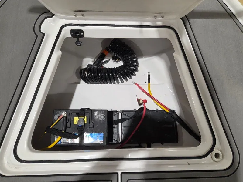 Slide: The Image of Action Craft 17 FLYFISHER 2026 - 13