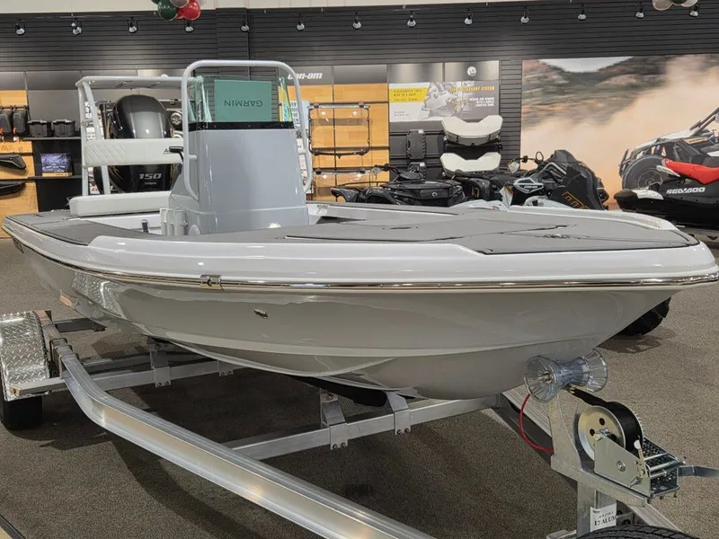 Slide: The Image of Action Craft 17 FLYFISHER 2026 - 7