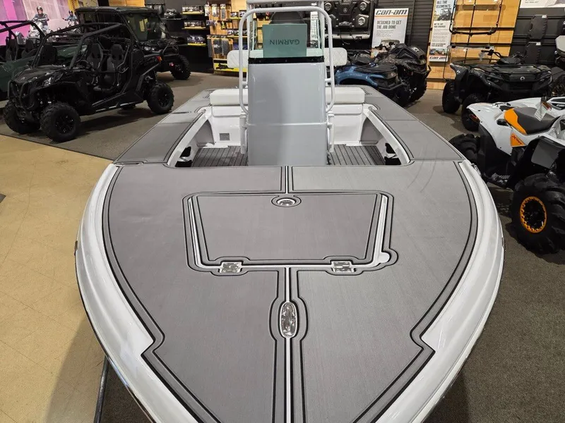 Slide: The Image of Action Craft 17 FLYFISHER 2026 - 8