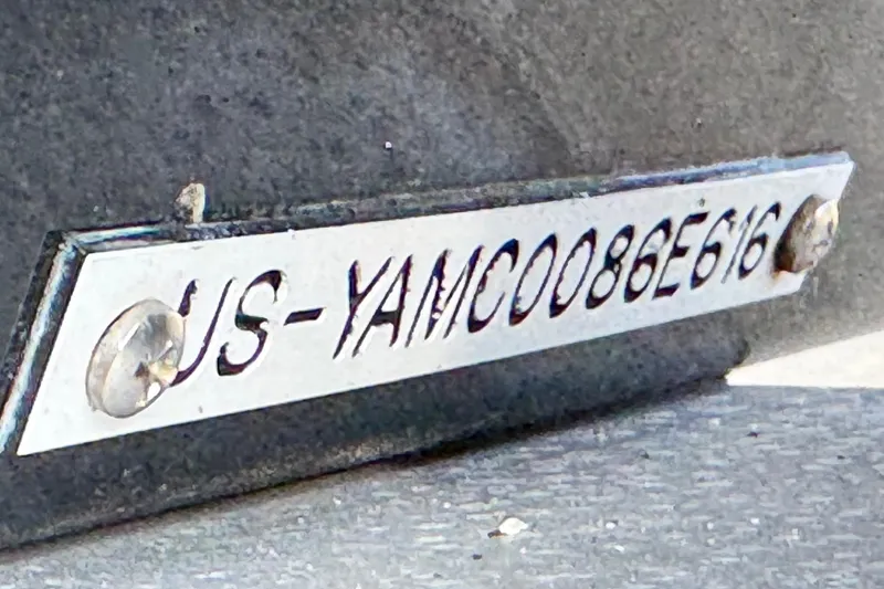 Slide: The Image of Hull identification number on 2016 Yamaha Boats 190 FSH Deluxe. - 36