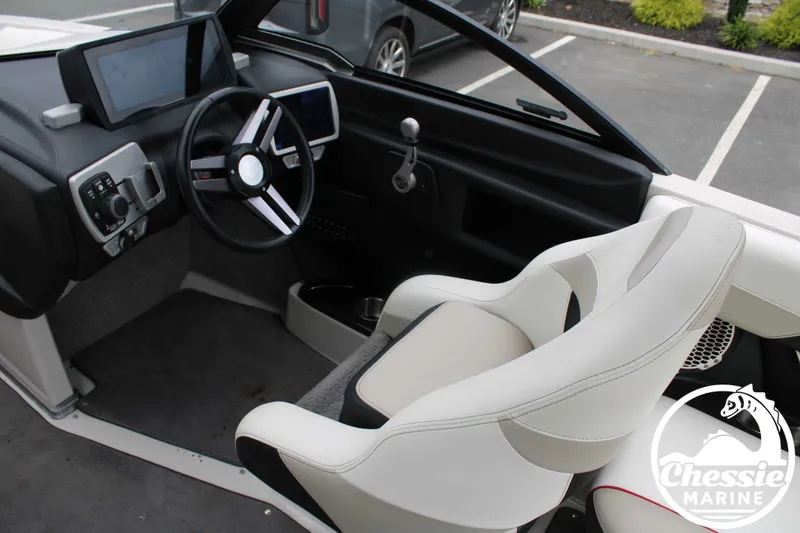 Slide: The Image of Malibu Wakesetter 22 VLX 2016 - 19