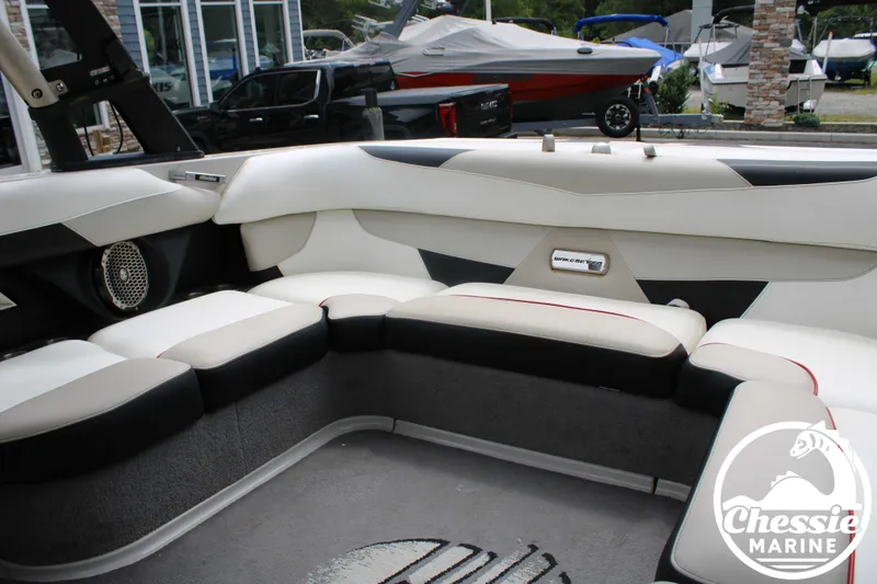 Slide: The Image of Malibu Wakesetter 22 VLX 2016 - 25