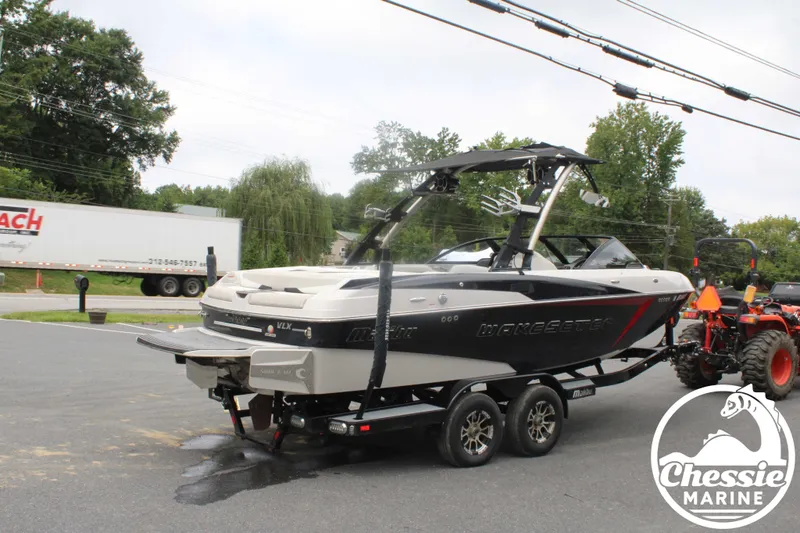 Slide: The Image of Malibu Wakesetter 22 VLX 2016 - 9