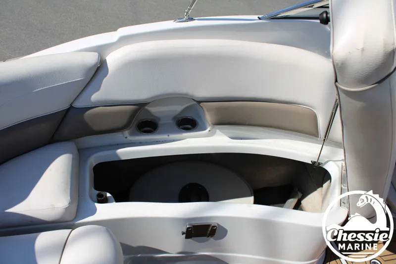 Slide: The Image of Crownline Boats Eclipse E4 2012 - 29