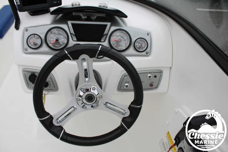 Slide: The Image of Tahoe 550 TS 2018 - 18