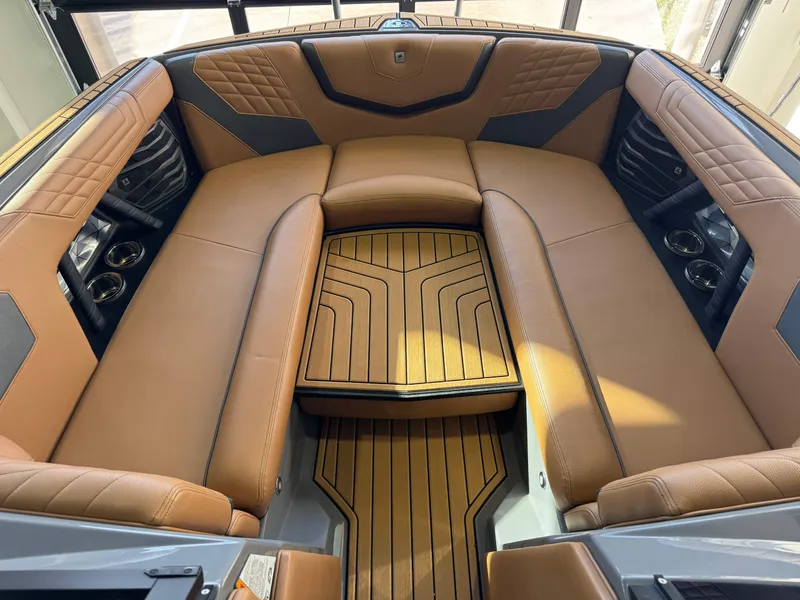 Slide: The Image of Nautique Super Air Nautique G25 2024 - 17