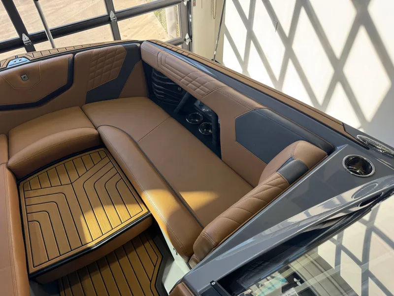 Slide: The Image of Nautique Super Air Nautique G25 2024 - 18