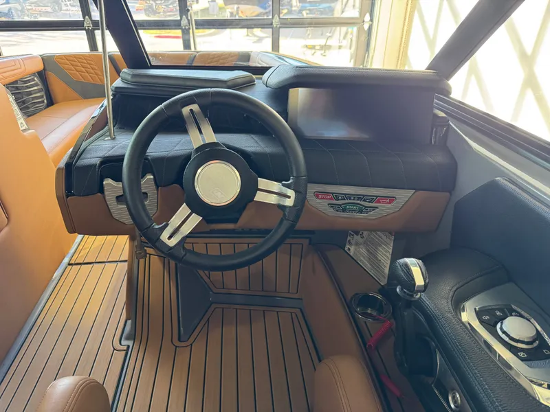 Slide: The Image of Nautique Super Air Nautique G25 2024 - 26