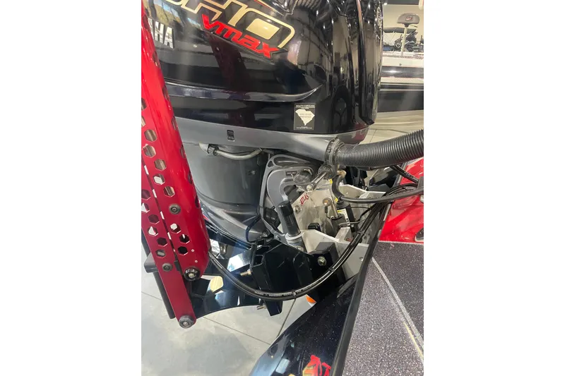 Slide: The Image of 2022 Skeeter FXR20 Apex boat engine detail with Yamaha VMAX branding. - 20