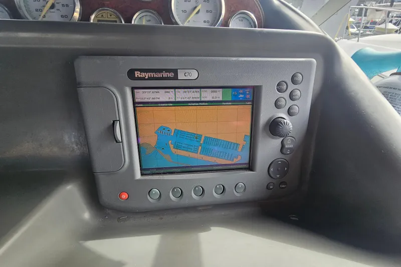 Slide: The Image of Raymarine C70 navigation system on 2005 Bayliner 2855 Ciera boat dashboard. - 19