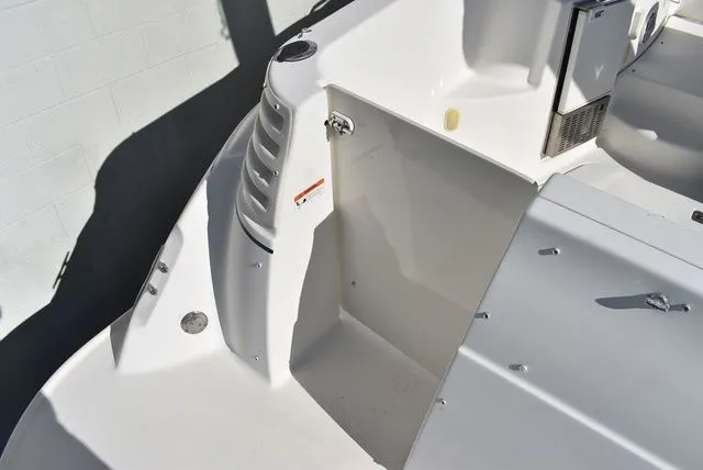 Slide: The Image of Larson Cabrio 310 2005 - 14