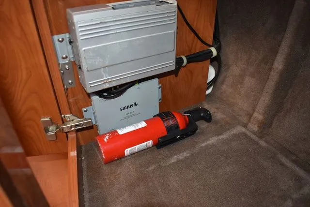 Slide: The Image of Larson Cabrio 310 2005 - 50